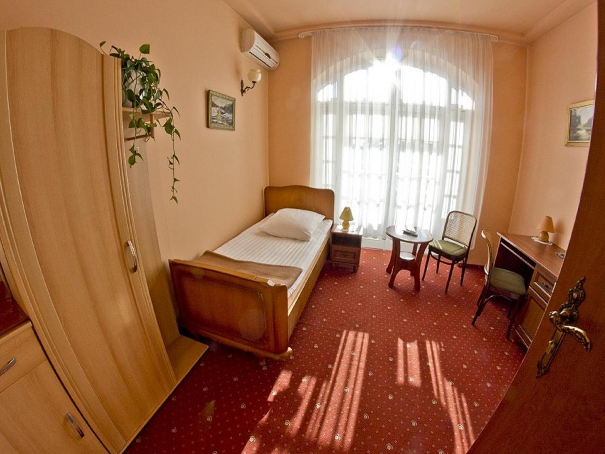 Pensjonat Zacisze Plewiska Habitación foto