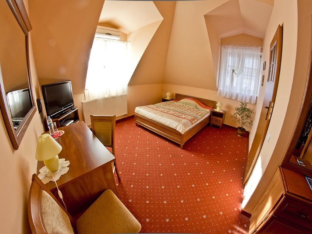 Pensjonat Zacisze Plewiska Habitación foto